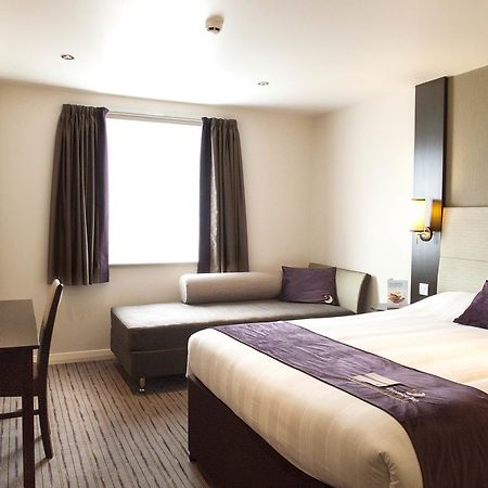Premier Inn Southwark Borough High St Лондон Экстерьер фото