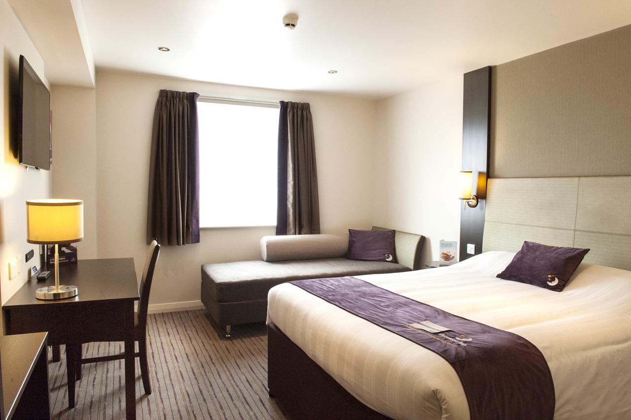 Premier Inn Southwark Borough High St Лондон Экстерьер фото