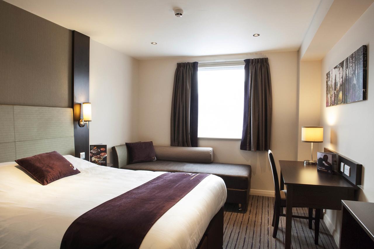 Premier Inn Southwark Borough High St Лондон Экстерьер фото