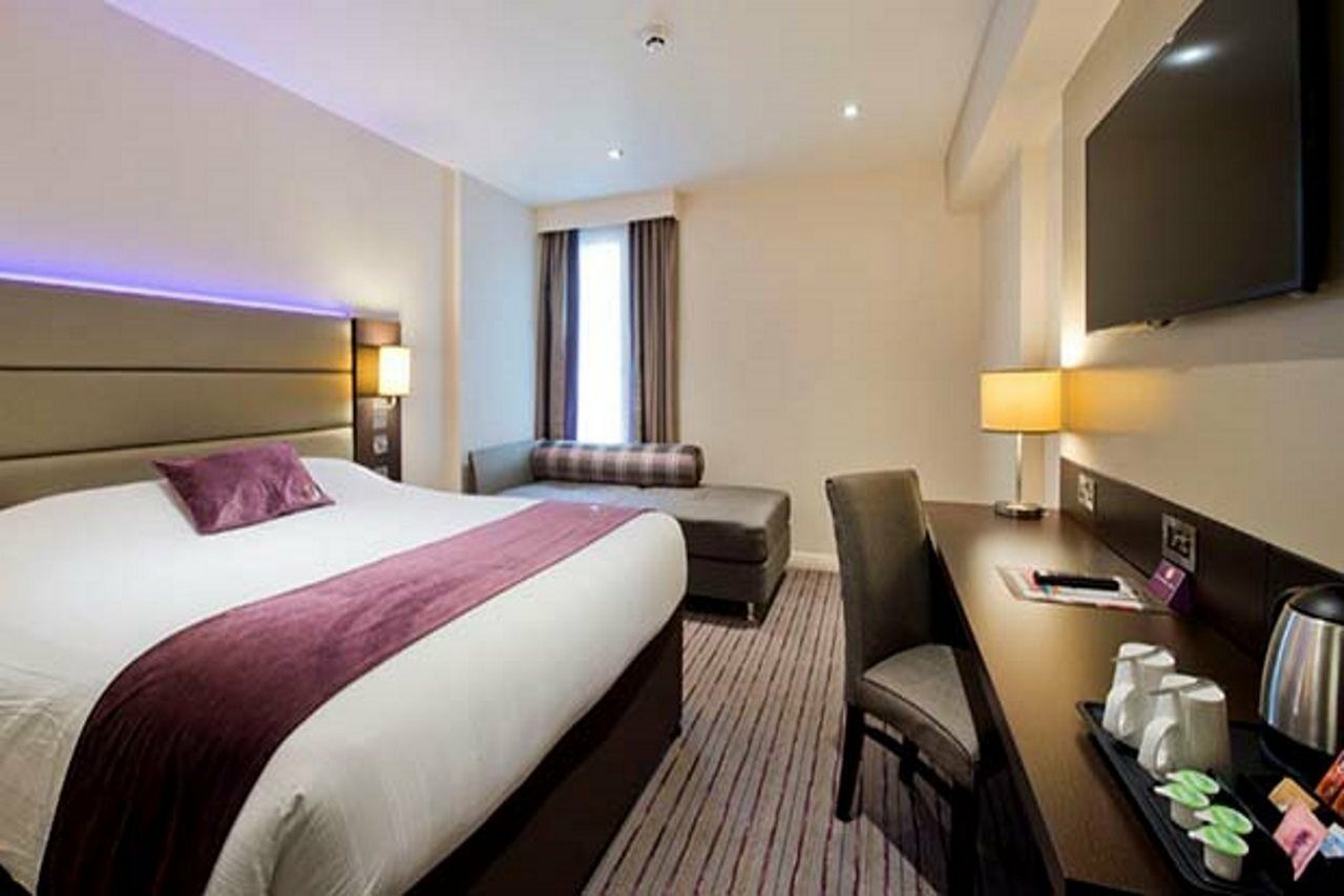 Premier Inn Southwark Borough High St Лондон Экстерьер фото