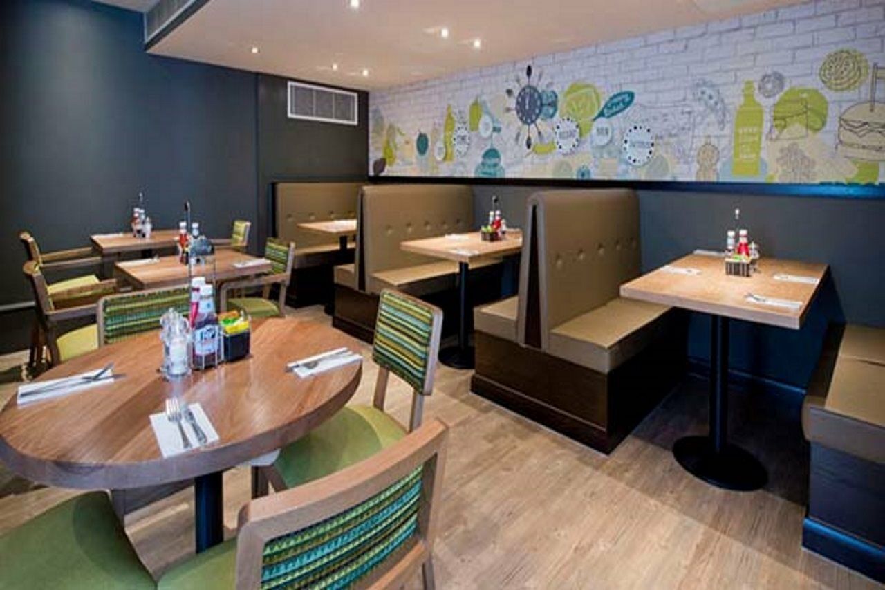 Premier Inn Southwark Borough High St Лондон Экстерьер фото